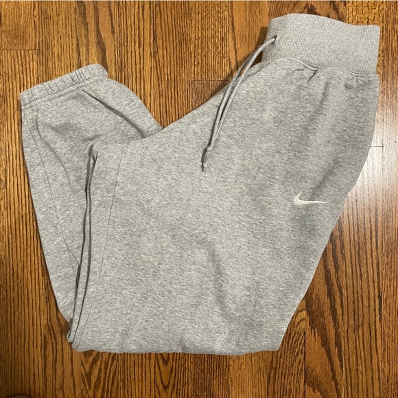 Nike Gray Fleece Sweatpants Activewear Leisure Size Small - Picture 1 of 10